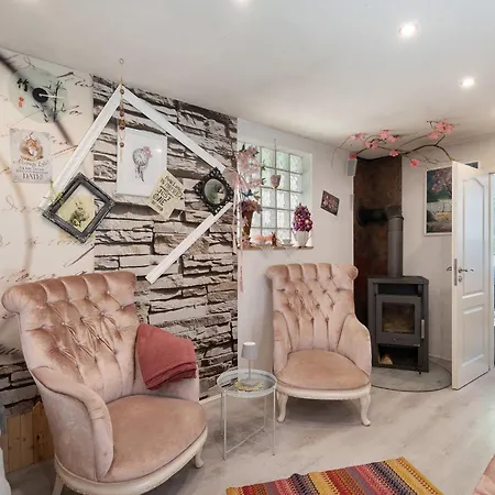 Apartment Alice Im Wunderland *