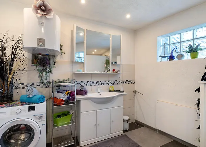 Апартаменты Alice Im Wunderland