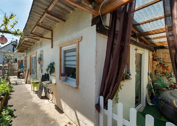 Апартаменты Alice Im Wunderland