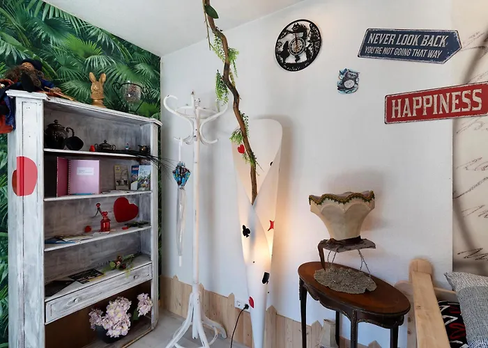 Апартаменты Alice Im Wunderland